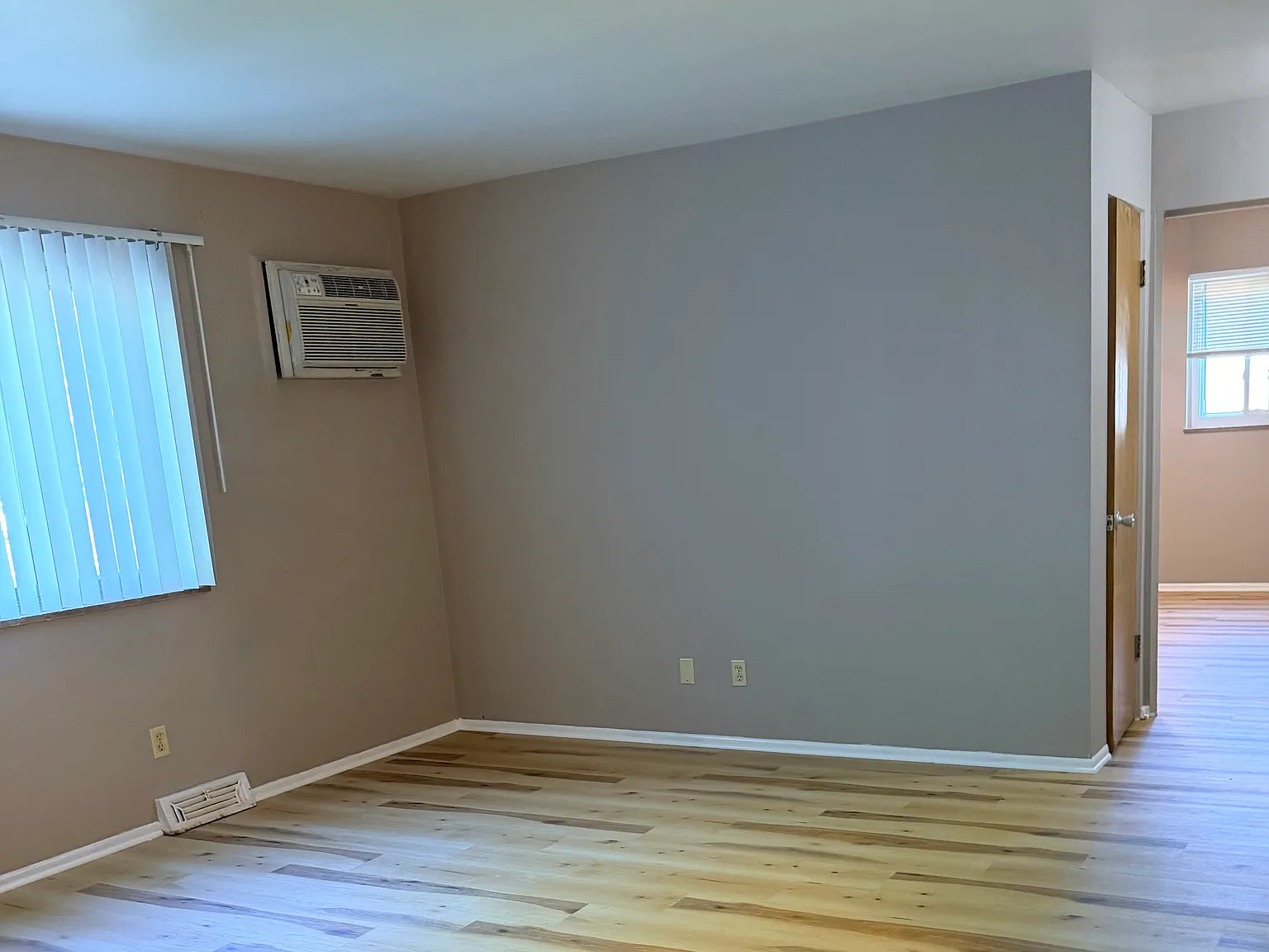 1 bed, 750 sqft, $988 — Photo 2