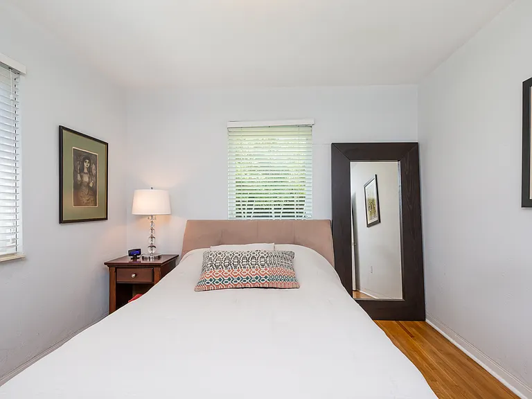 1810 SW 32nd Ct — Photo 21