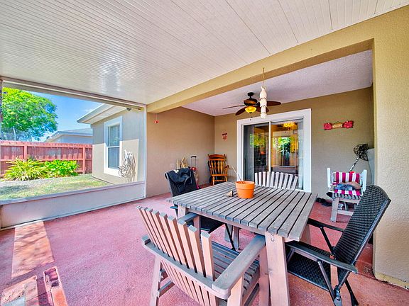 3rd image of 827 Faull Dr Unit 1A