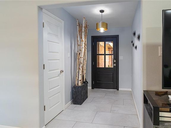 5th image of 131 Hibiscus Ave