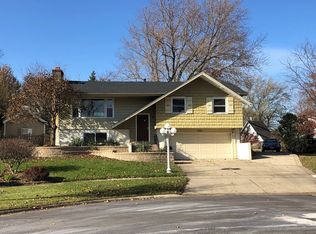 934 Bradford Ct, Schaumburg, IL