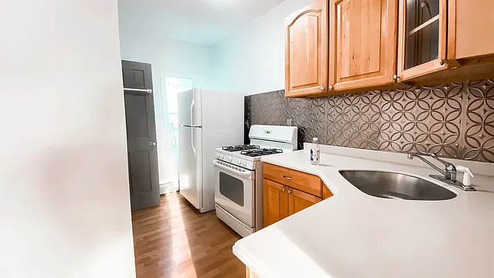 Rented by Nooklyn NYC LLC | media 19