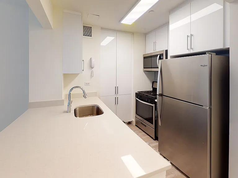10 Hanover Square — Photo 91