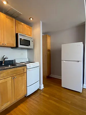 Rented by Beekman Street Realty | media 4