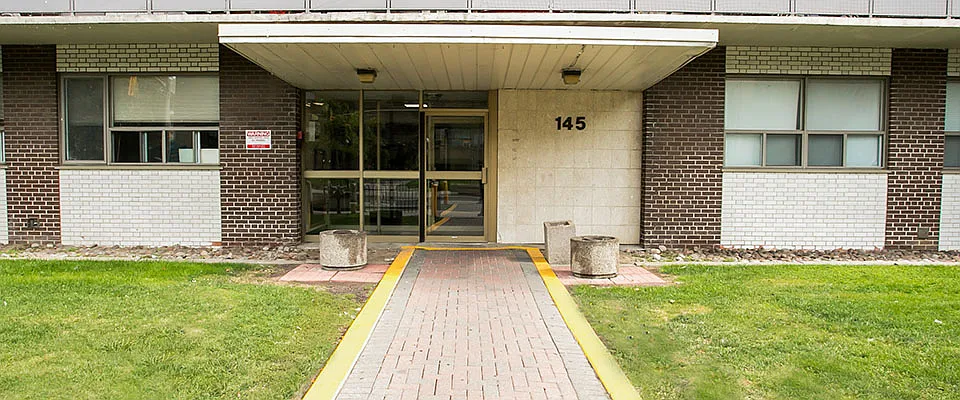 Bel Manor Apartments — Photo 4