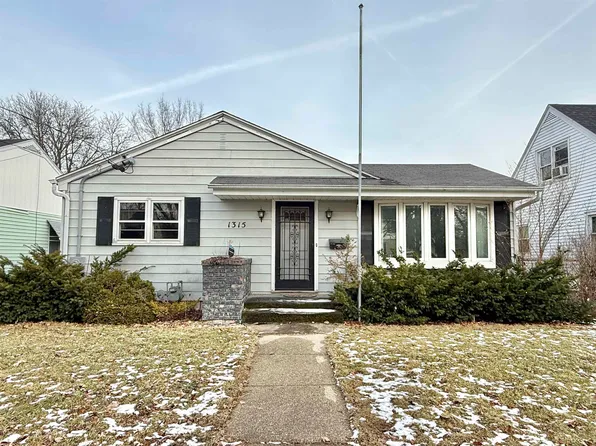 1315 Hackett St, Beloit, WI 53511