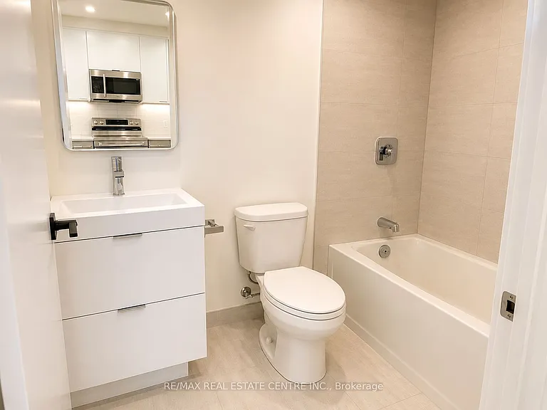33 Erie Ave #906 — Photo 8