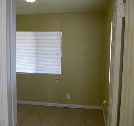 4th image of 1433 Pumalo St