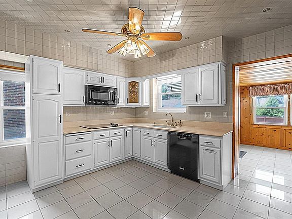5th image of 6420 Winona Ave