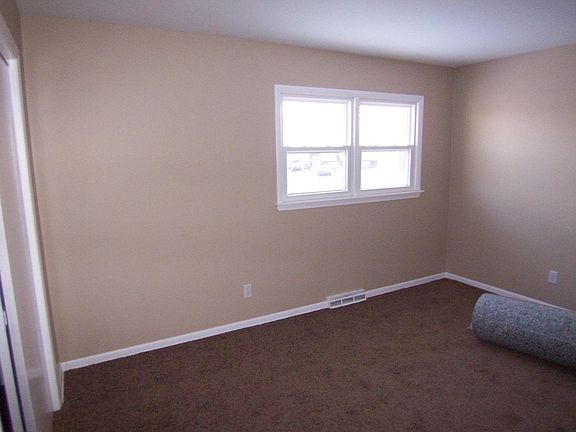 3rd image of 7926 North Dr #2