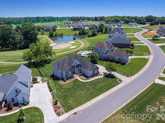 4th image of 120 Augusta Ln