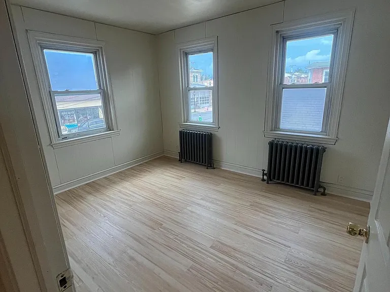 7 W Winona Ave #2 — Photo 4