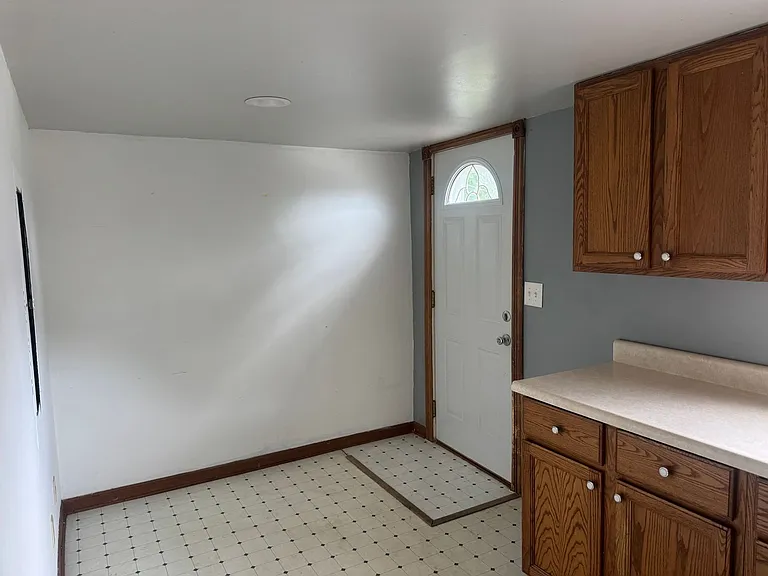 1923 Savannah Ave — Photo 5