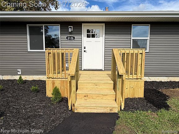 3rd image of 8126 Corunna Rd