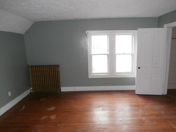 5th image of 79 East St