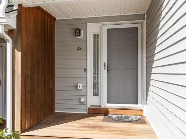 34 Mountain Laurel Ln, Fitchburg, MA 01420