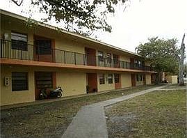 1st image of 4140 Lakeside Dr