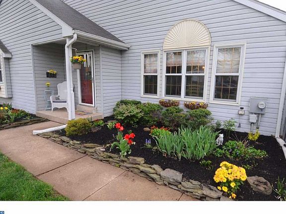 2nd image of 110 Solway Cir