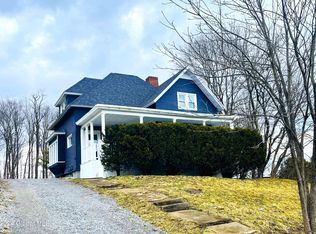 43 Saunders St, Whitehall, NY 12887