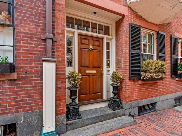 52 Pinckney St, Boston, MA 02114
