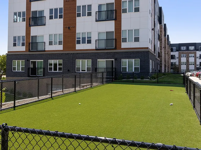 Axle Apartments — Photo 18