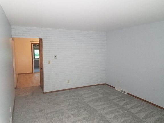 4th image of N64W38102 Lac La Belle Dr
