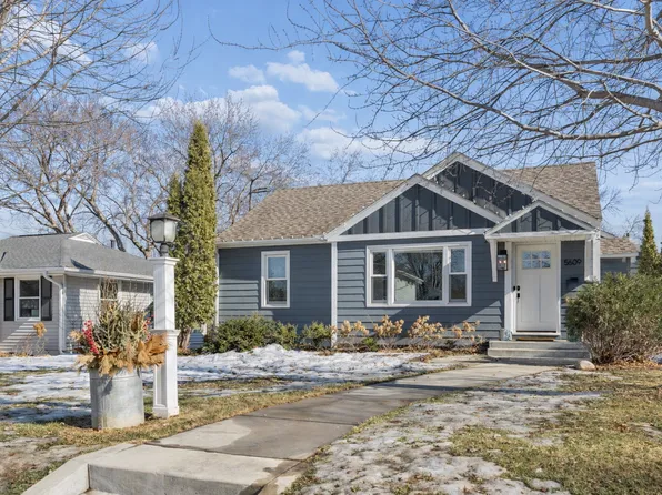 5609 York Ave S, Edina, MN 55410