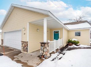 212 Bluffs Ridge Ct, Duluth, MN 55811