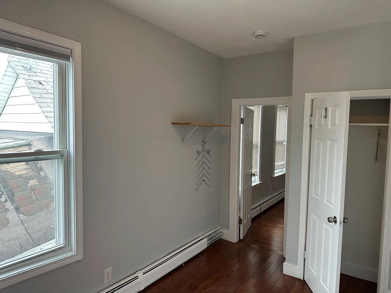 3 bed, 1000 sqft, $3,150 — Photo 2