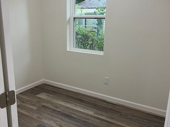 5th image of 578 Gentry Ln