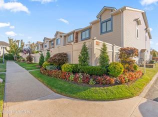 58 Gina Ct, Staten Island, NY 10314