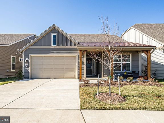 3rd image of 148 Milkweed Dr
