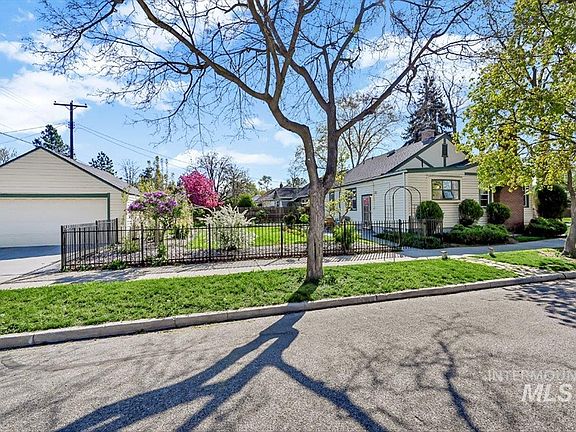 2nd image of 2520 W Pleasanton Ave