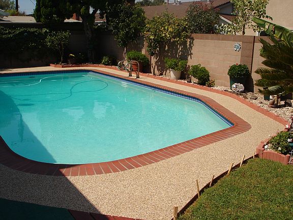 Pool w/pebblestone