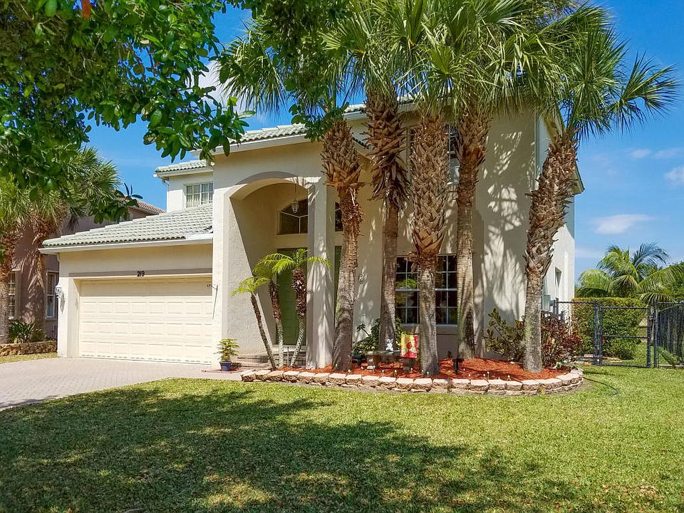 1st image of 219 Seminole Lakes Dr
