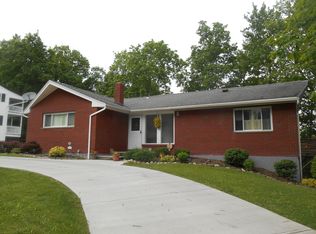 310 Skye Island Dr, Endicott, NY 13760