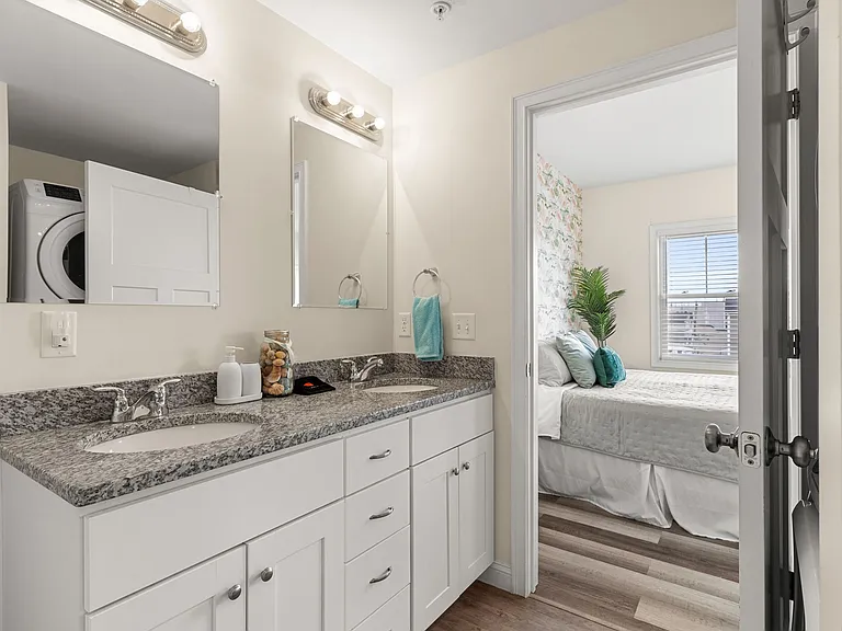 128 Ashworth Ave #309 — Photo 14
