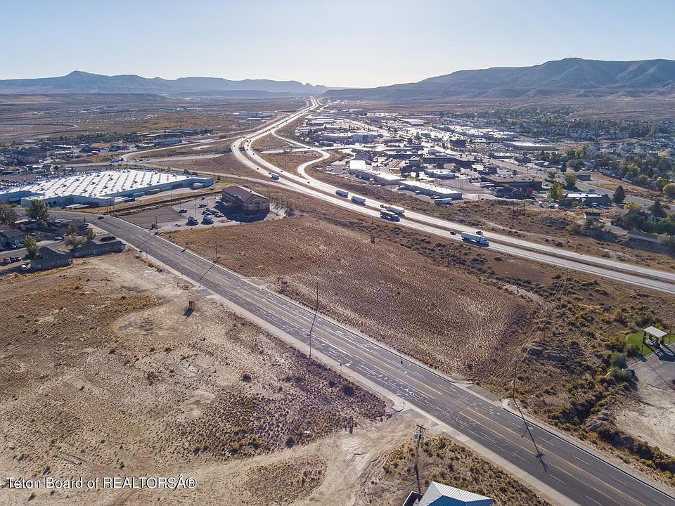2nd image of Gateway Blvd