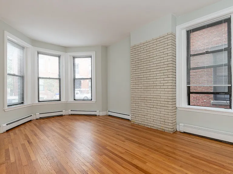 553 E 6th St #1 — Photo 1