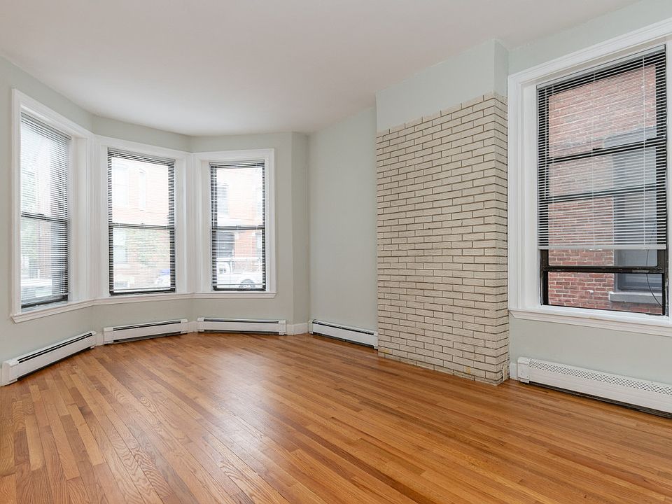 1st image of 553 E 6th St Floor 1