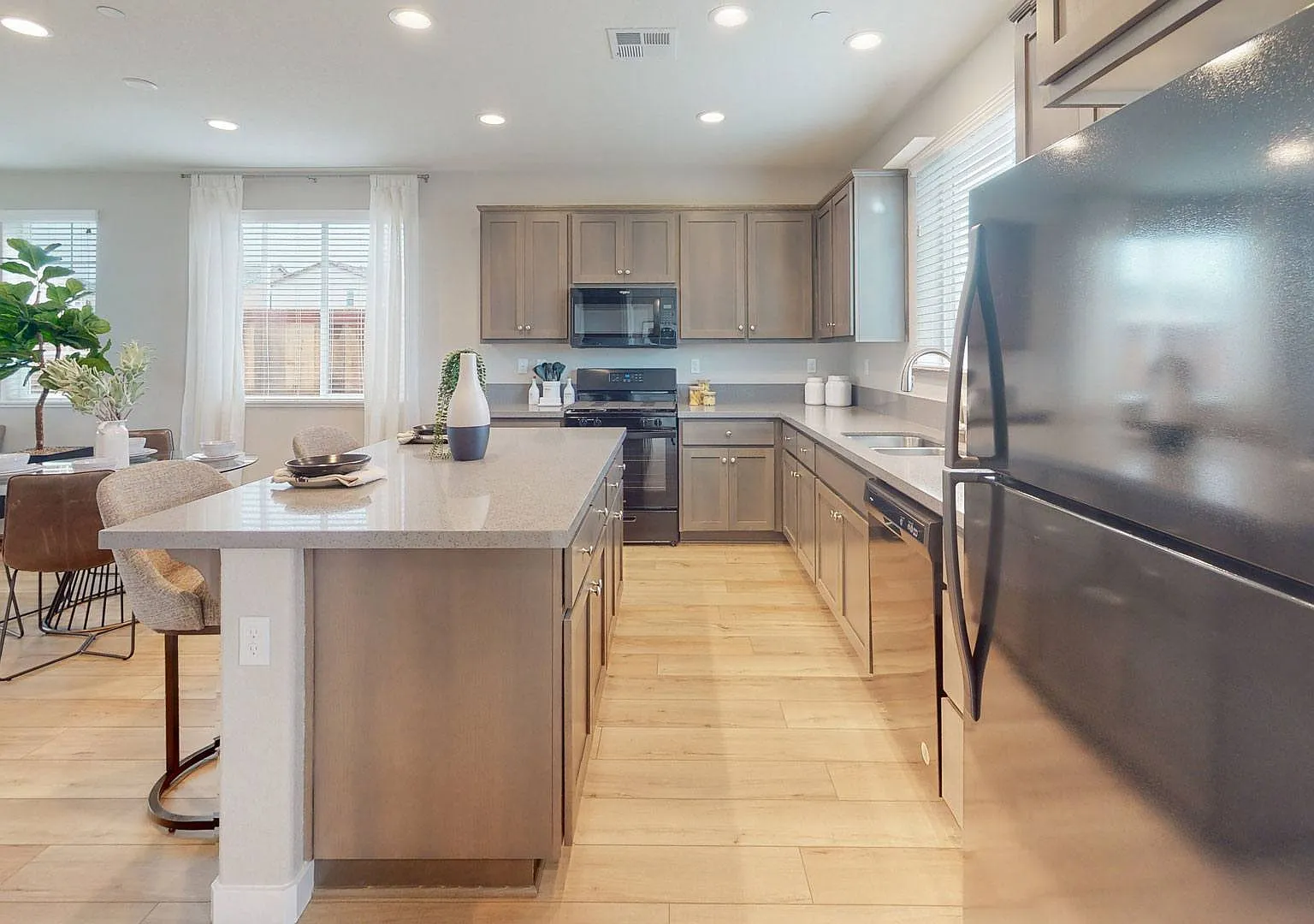 1595 Abundance Way — Photo 2