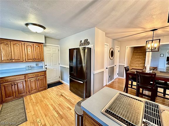 4th image of 8465 Whiting Dr