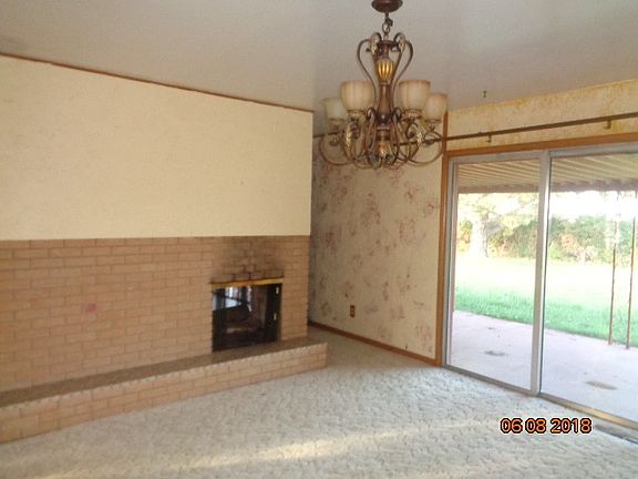 3rd image of 722 S Topeka Ave