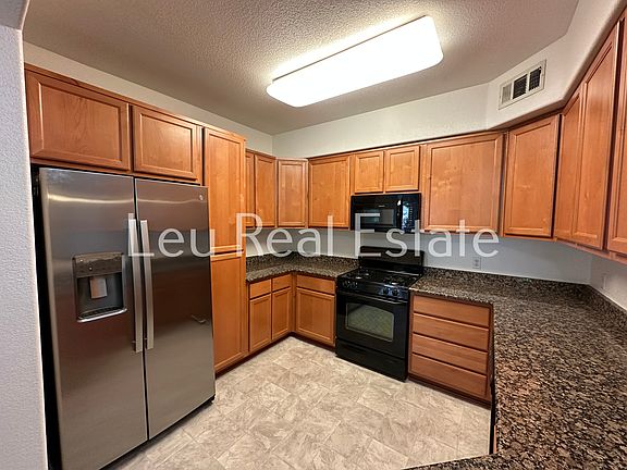 5th image of 900 Moon Cir