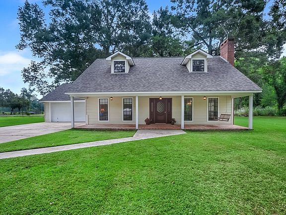 2nd image of 15472 Sheree Dr