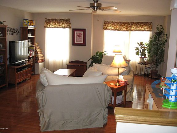 5th image of 5918 Winberry Creek Dr #1006