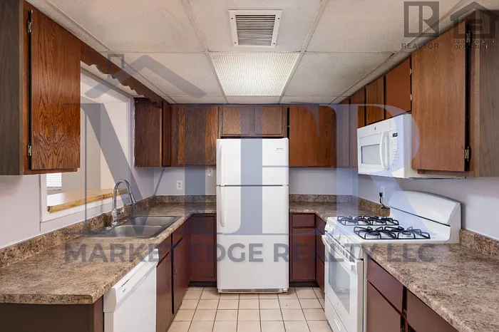 5102 N 20th Ave — Photo 1