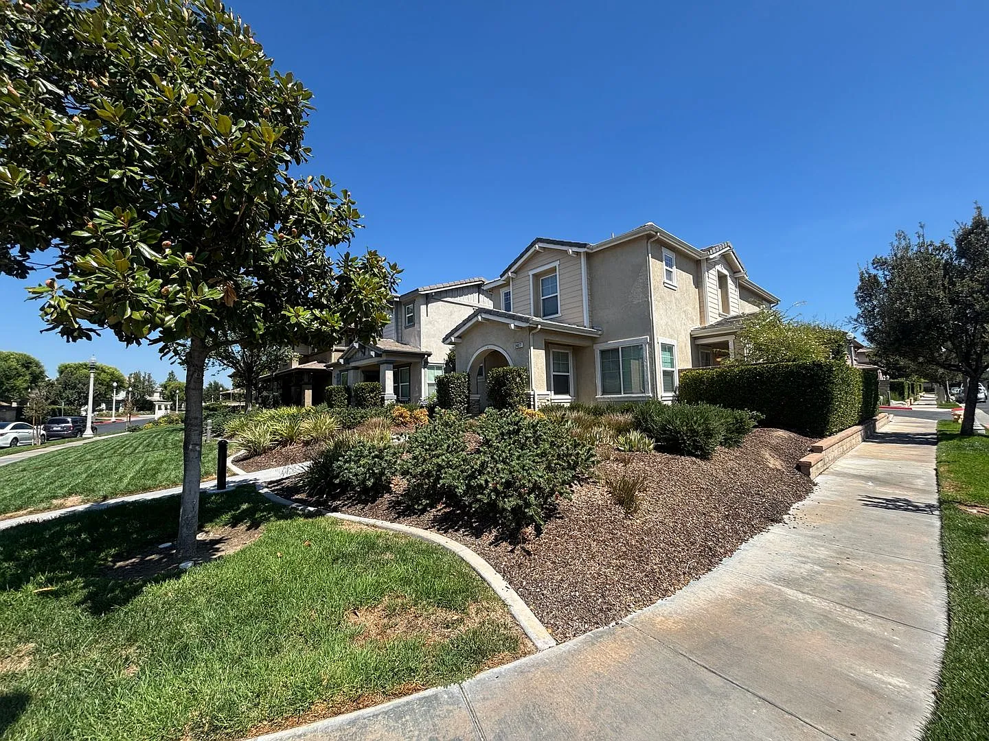 Valencia Single-Family Home for Rent in Creekside! — Photo 3