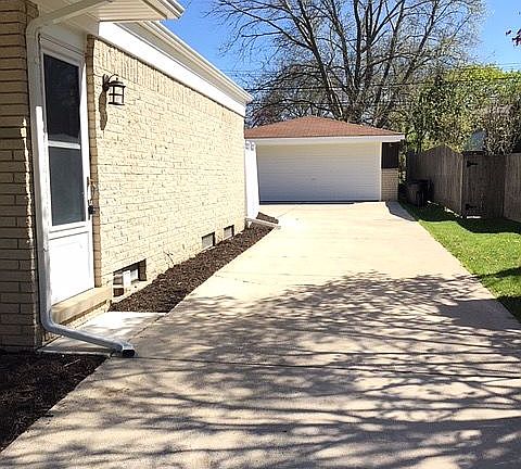 4th image of 299 Ely Dr N