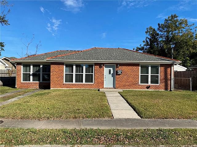 1st image of 511 Mayflower Dr
